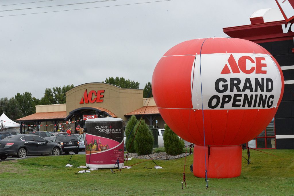 Ace Hardware Grand Opening inflatable sign along Johnson Lane in Lockwood next to Verizon Wireless store. (Photo Jonathan McNiven)